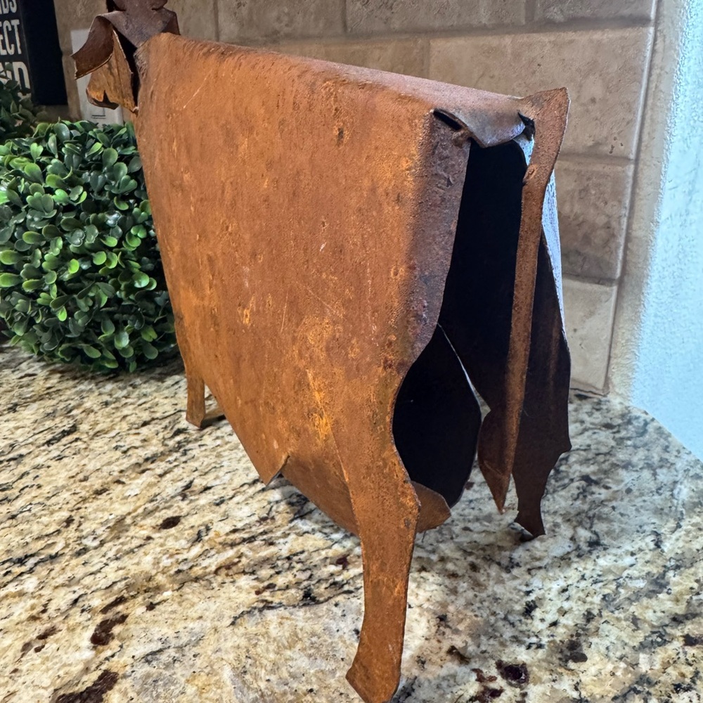 Rustic Metal Cow Decor - Picture 4 of 6